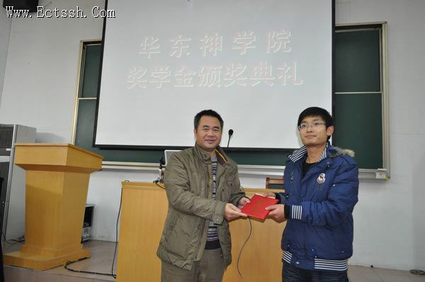 ������ѧԺ������Ƚ�ѧ��䷢����